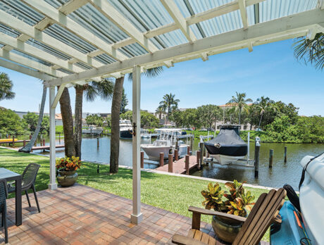 Updated townhome comes with dock and new boat lift