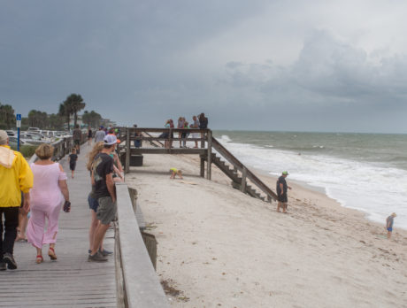 Hundreds visit Vero’s beaches to see waves