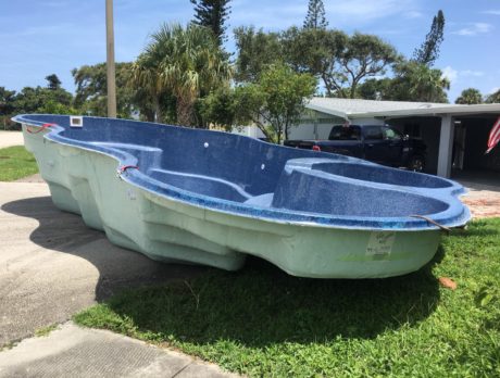 ‘Mystery pool’ draws attention of motorists on A1A