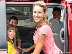 Cuando los padres de familia cuidan sus automóviles, protegen a sus familias