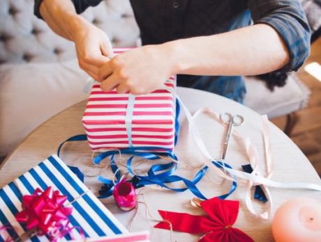 Last Minute Holiday Gift Tips
