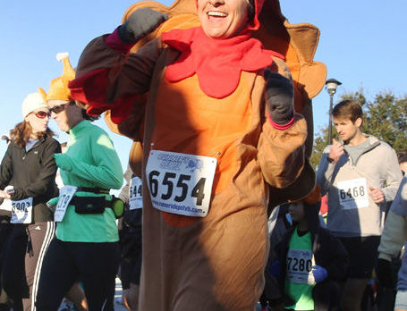 Turkey Trot Against Hunger draws record crowd
