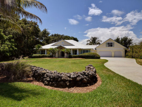 Sebastian home offers large lot and lagoon views