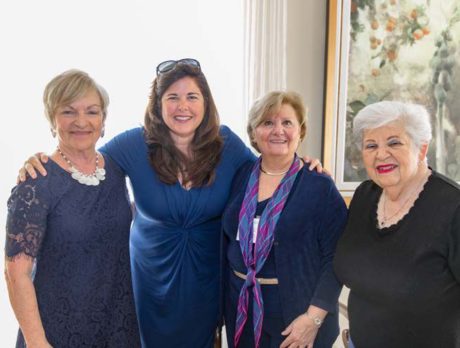 Lisa Unger extols AAUW’s mission at author lunch