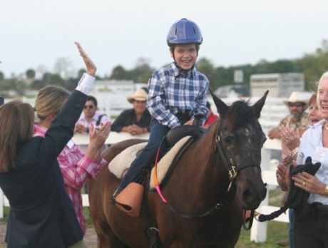 Donors ‘pony up’ for Special Equestrians at Atlantic Crossing