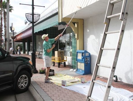 Volunteers cleanup downtown Vero Beach along 14th Ave.