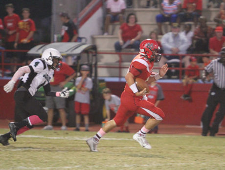 Vero Beach celebrates Homecoming victory over East Lee 48-7