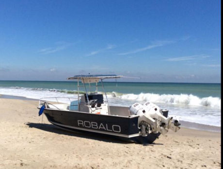 Boat washes ashore, suspected to be involved in human smuggling