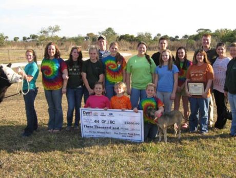 “Dyer Difference” Award presented to 4-H Club