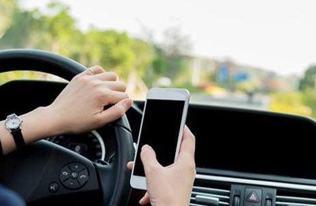 Reducing risks while taking care of business: Tips to avoid distracted driving