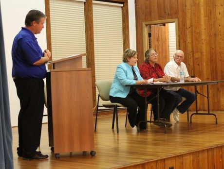 Fellsmere candidates face questions on government, economy