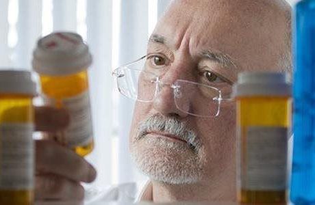 8 simple steps to help seniors, caregivers better manage medications