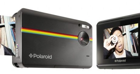 CAMERA: Polaroid making a comeback Aug. 15