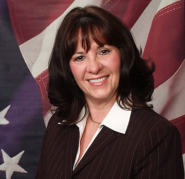 Sebastian councilwoman to run for County Commission in 2010