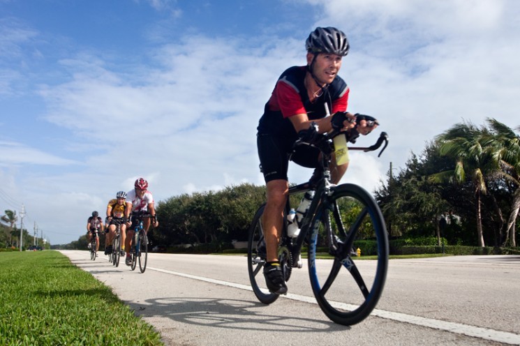 Rough weather doesn’t keep cyclists from Tour de Vero benefit ride