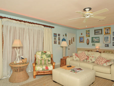 Vintage beach cottage located near country club