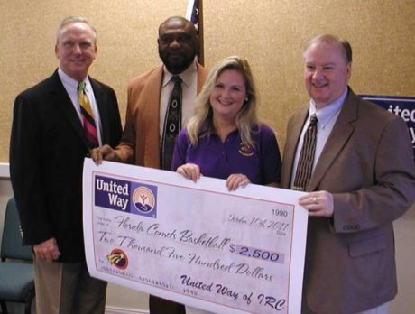 Florida Comets receive grant from United Way