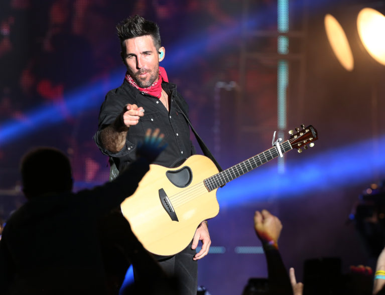 Hometown star Jake Owen holds annual benefit concert