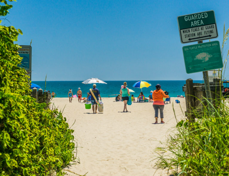 ‘No swimming’ at 3 beaches with high bacteria levels