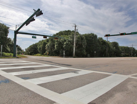 Shores’ new traffic light on A1A near town hall now operational