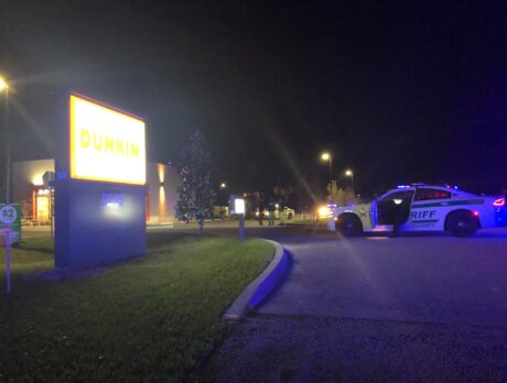 No injuries after armed robbery at Dunkin Donuts, deputies say