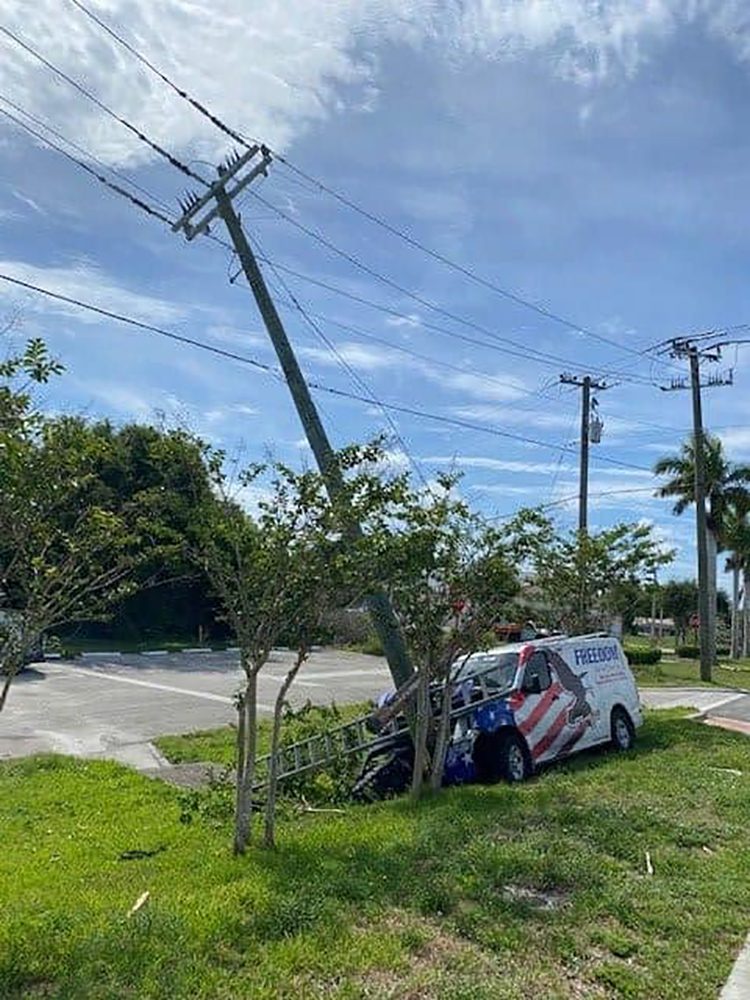 Driver hurt after crashing into utility pole - Vero News