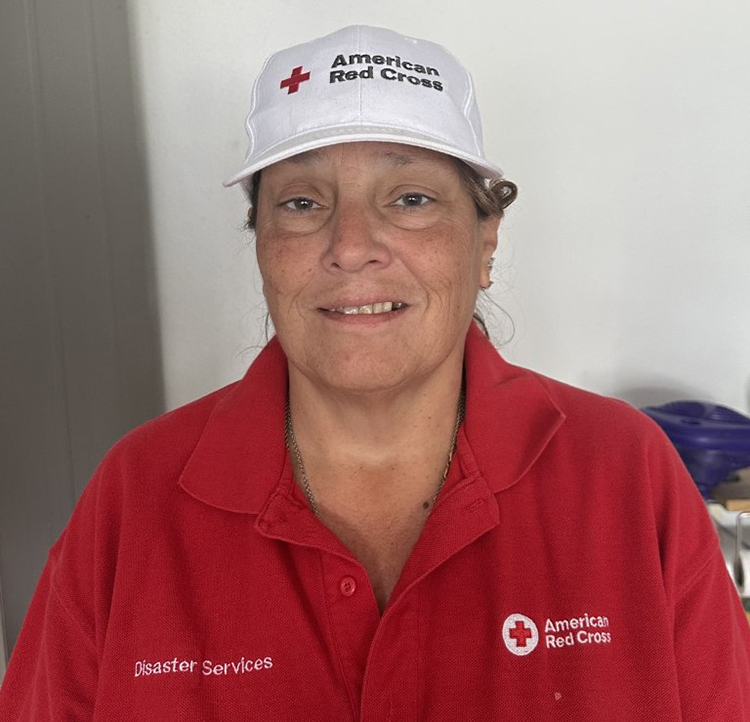 Professor T patologisk Longtime Red Cross volunteer finds happiness in helping others - Vero News