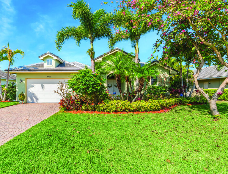 Huge Brae Burn Estates home features saltwater pool