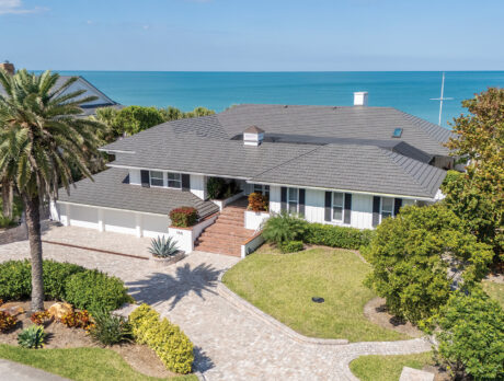 How sweet it is! Make family memories in superb, courtyard-style ‘Seagrove’ gem