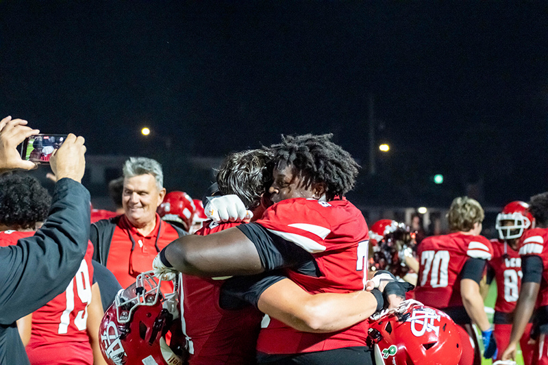 Vero football players