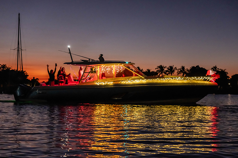 121225 MooringsChristmasBoatParade JoshuaKodis 001