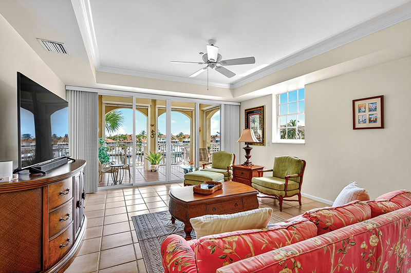 Yunker 291675 LivingRM