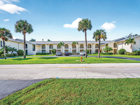 Sweet Treasure Coast Isles condo perfectly located for privacy