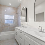 KnolysJohnson 294488 GuestBath
