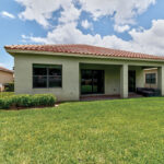 Le Falchier 297345 Lanai2Yard