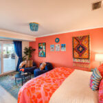 1000 ROOM 1