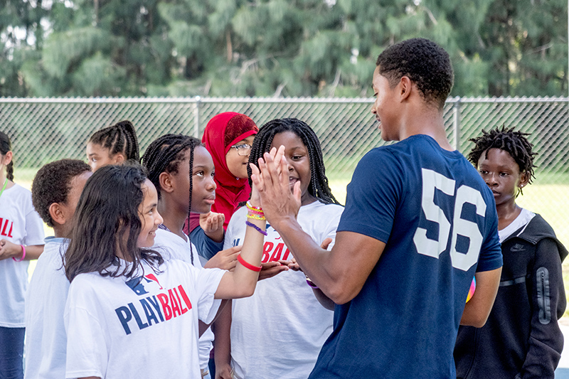 Former MLB pros teach Dodgertown Elementary youth the fundamentals of ...